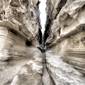 Chahkouh deep valley