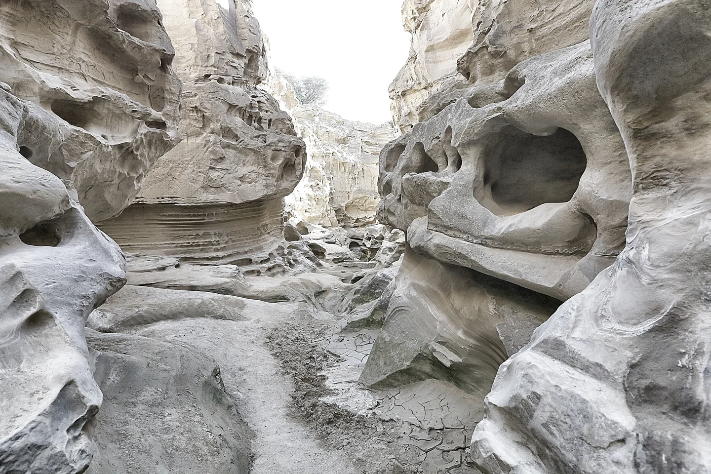 Chahkoh chamber and bowls
