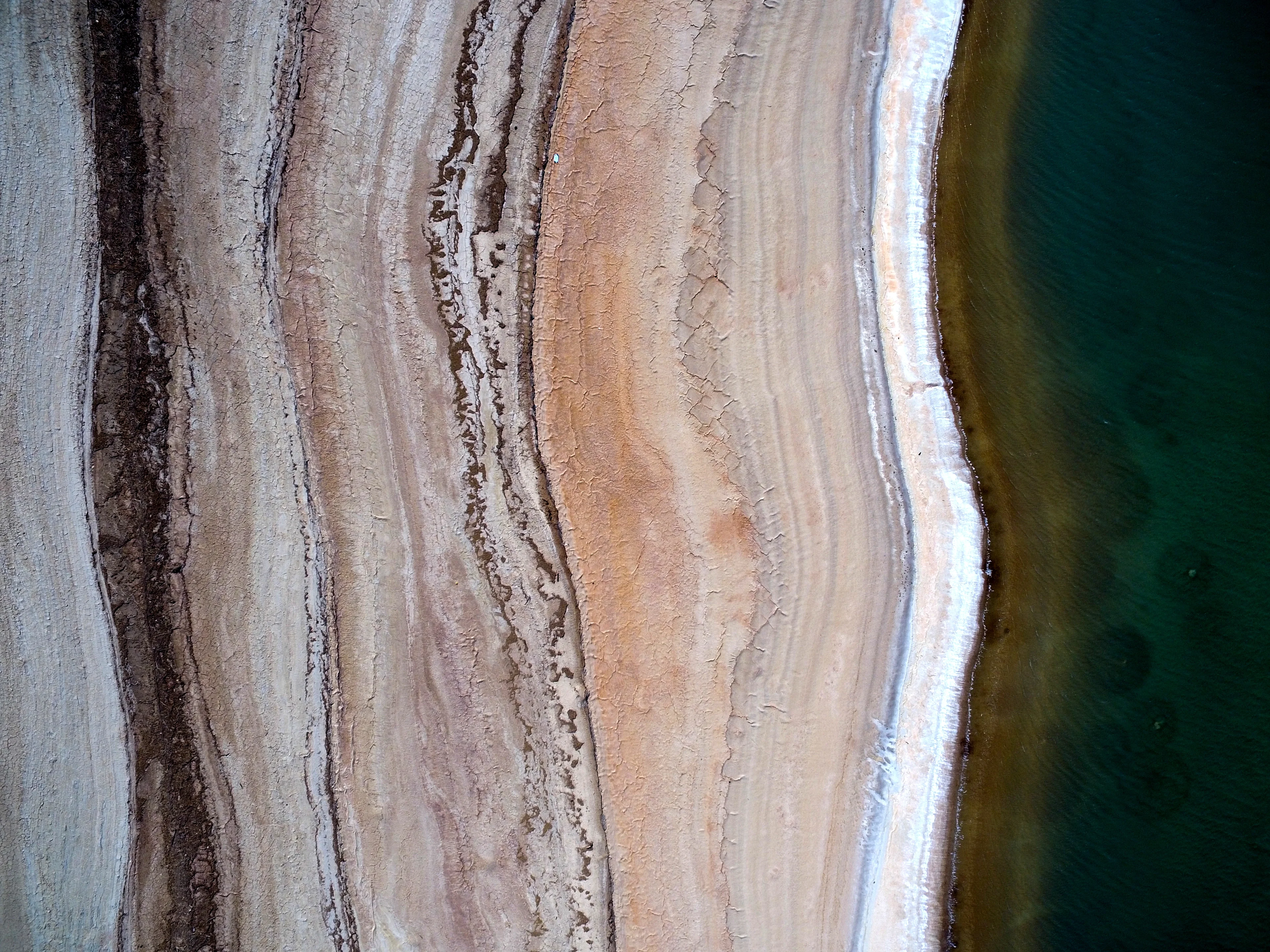 Gradient at the Dead Sea shoreline