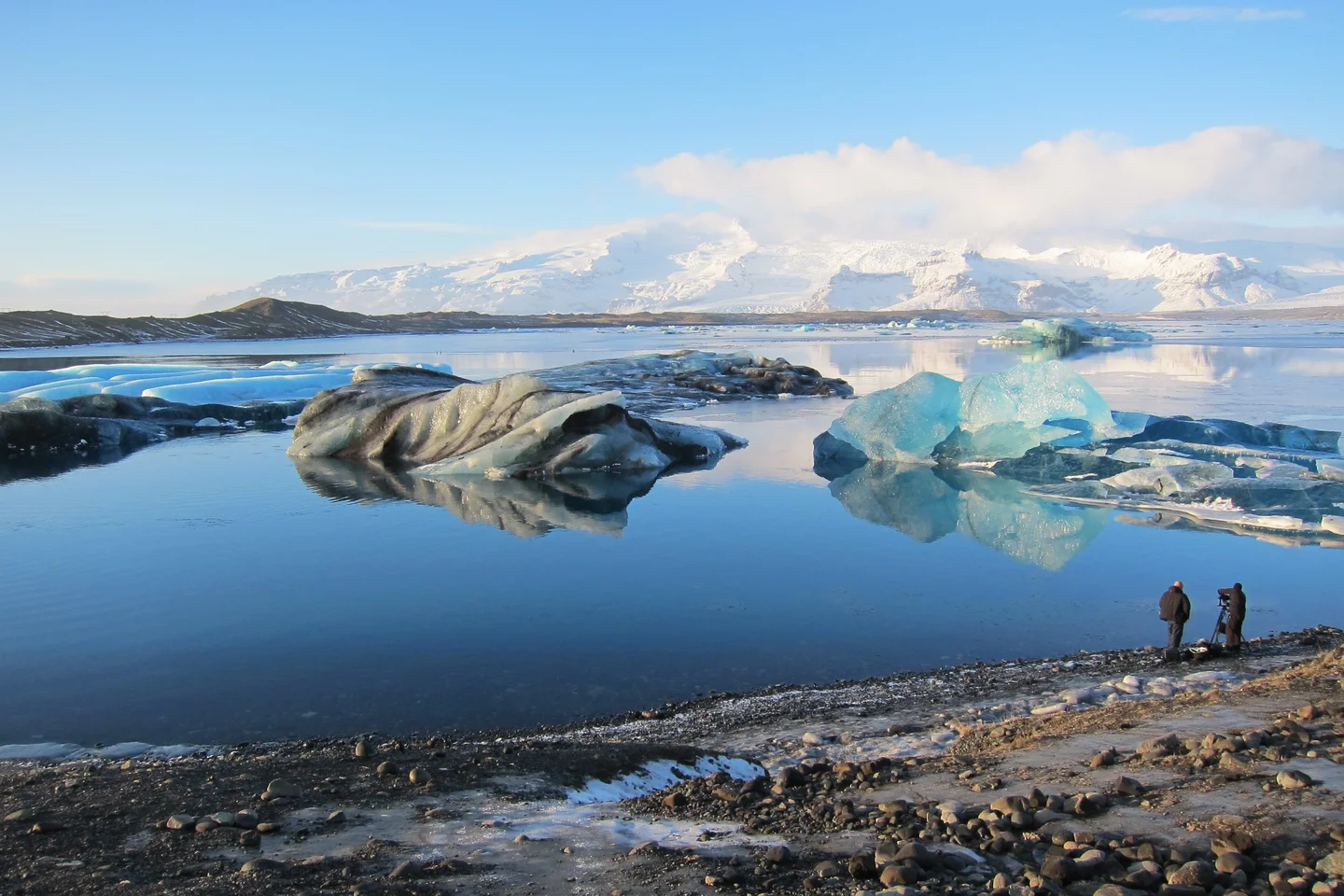 Sunrise over ice and water at Jökulsárlón.