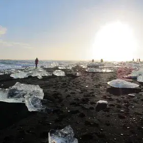 Sunrise at the Diamond Beach