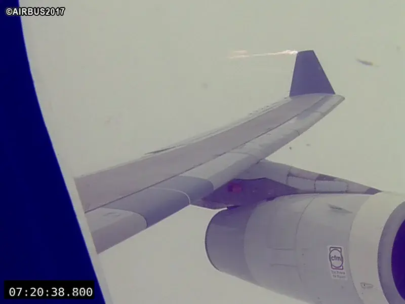 Static discharge from aircraft