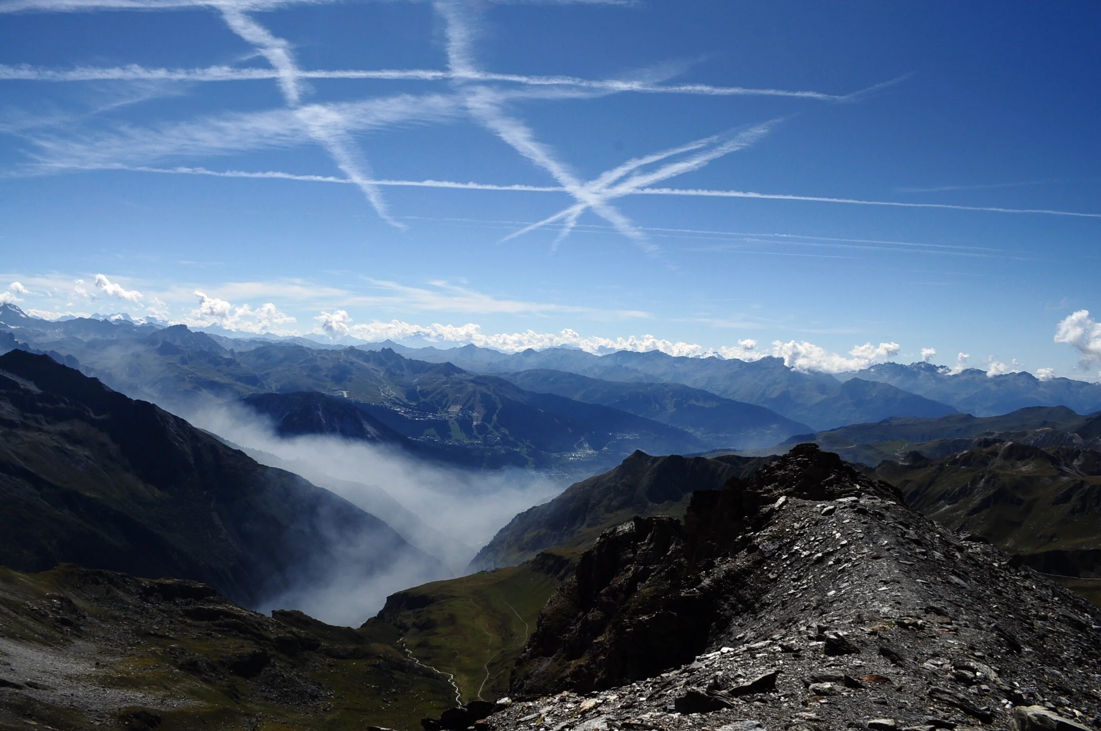 Tic-Tac-Toe on the sky