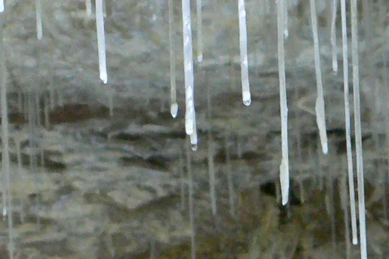 Drip forming stalactites