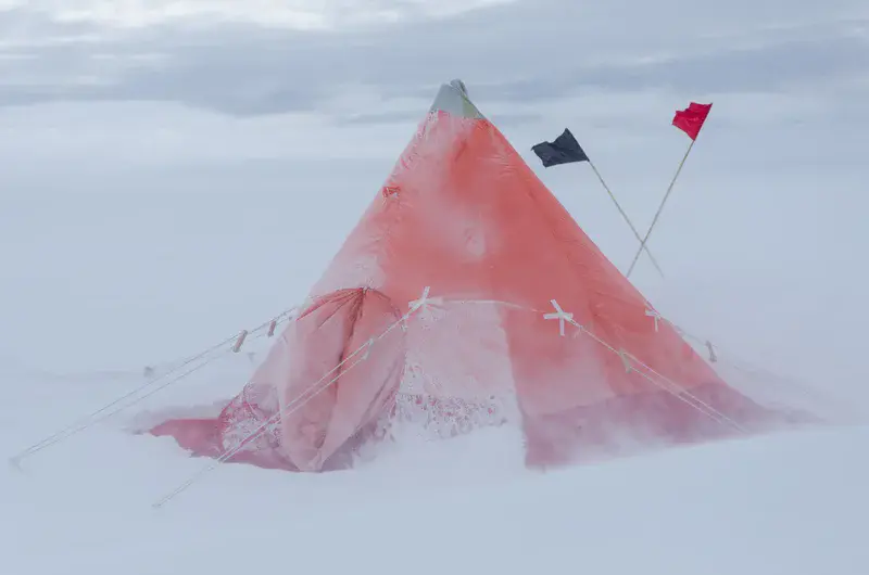Time-proven shelter in drifting snow