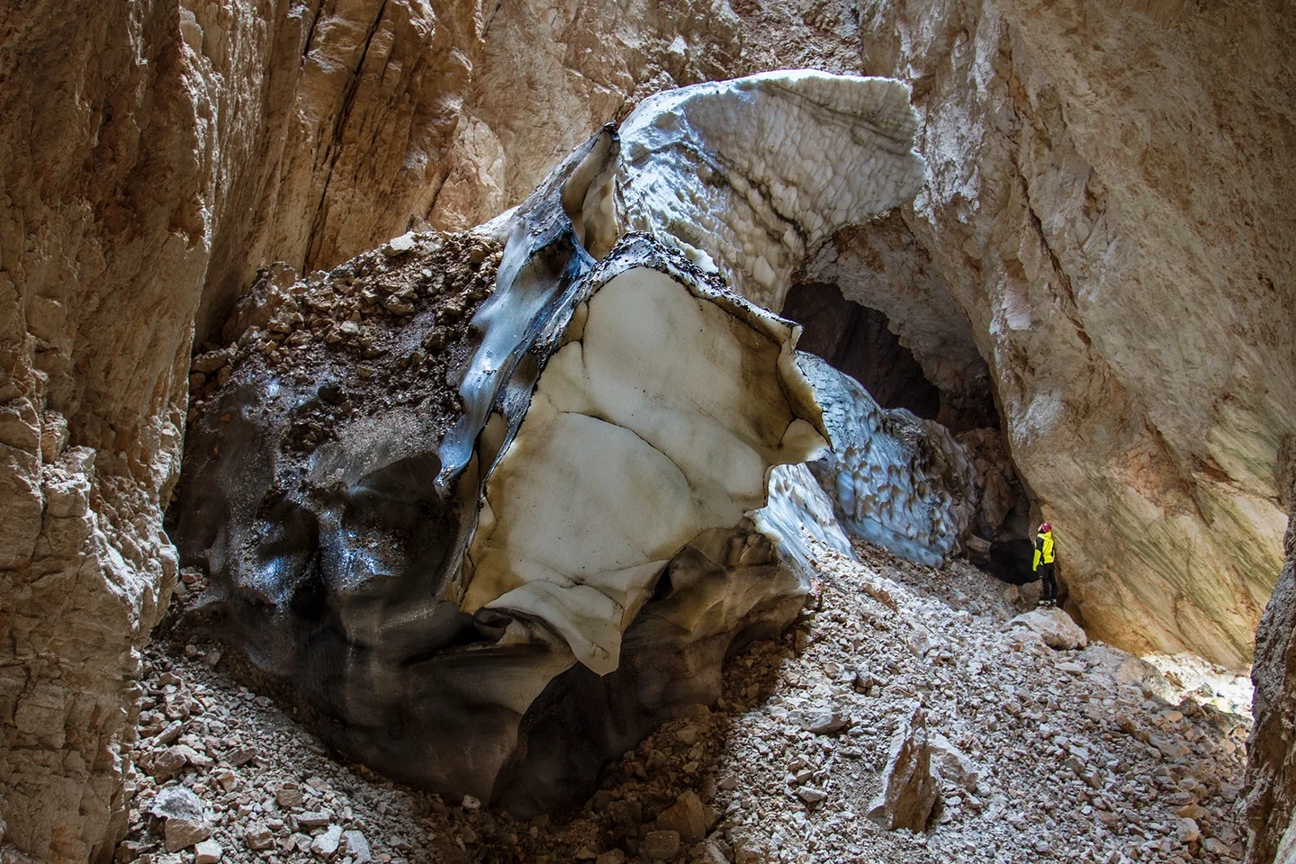 Underground cryosphere