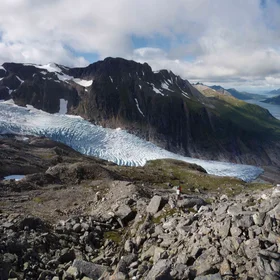 Installation of a time-lapse camera to monitor Engabreen in Northern Norway