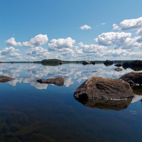 Calm water over Lake Asnen