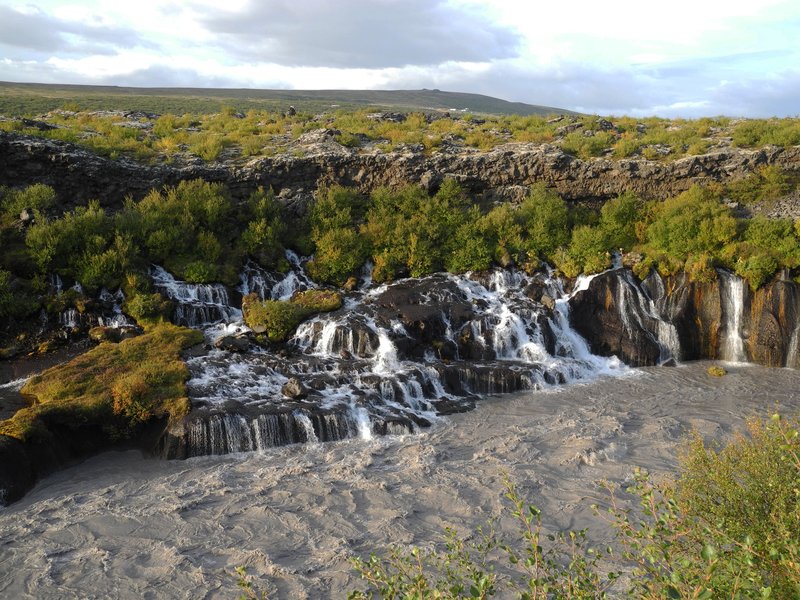Draining lava flow field