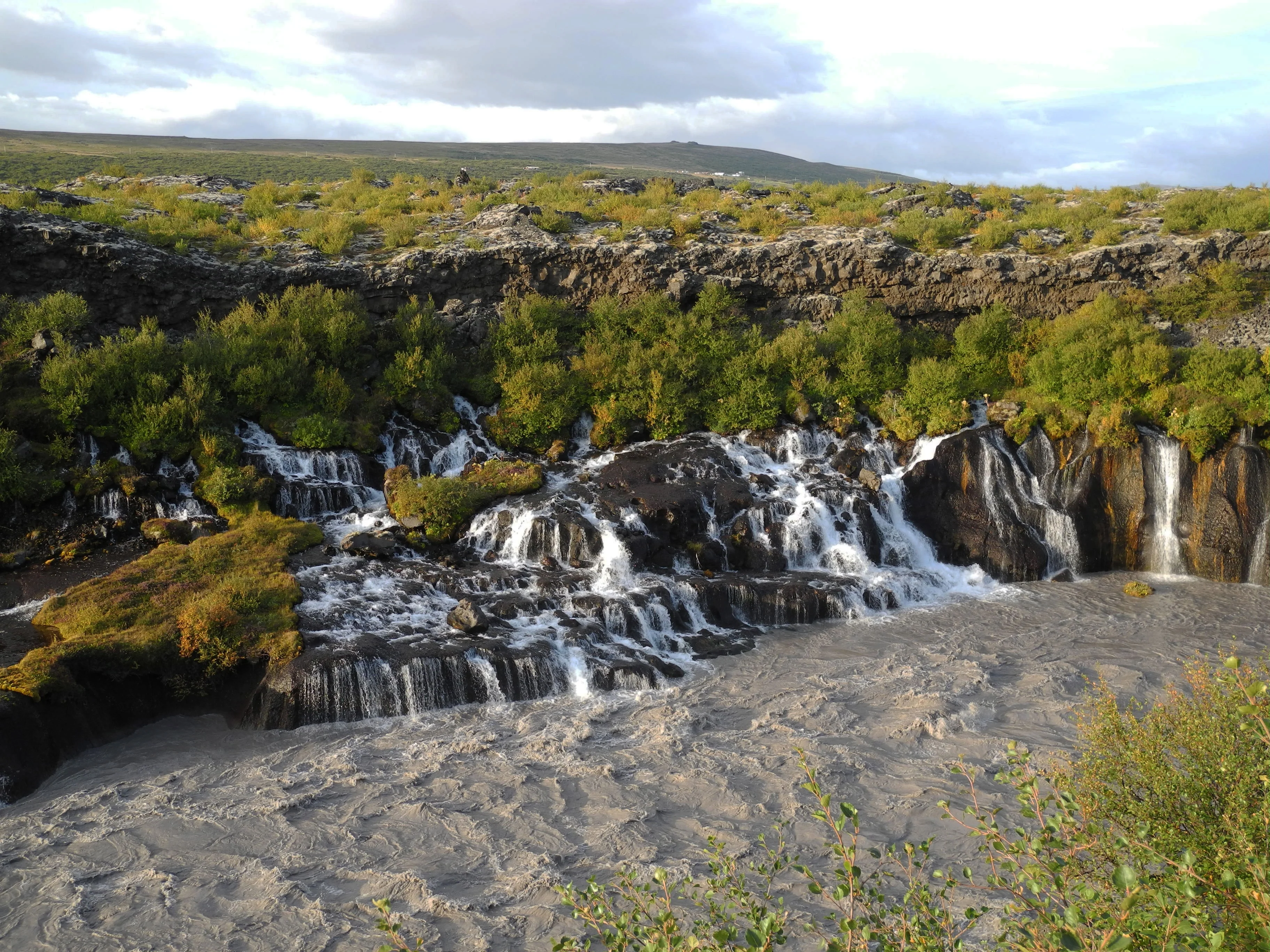 Draining lava flow field