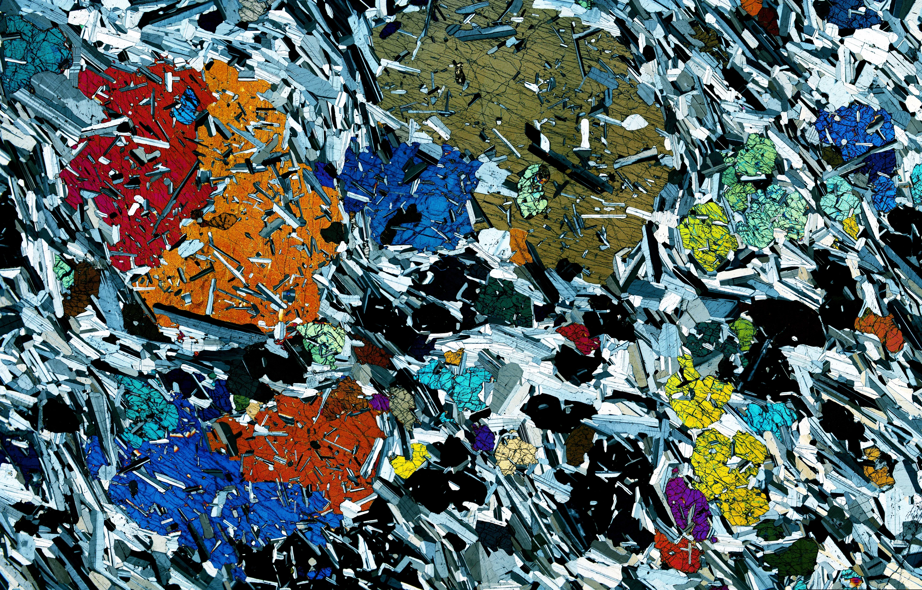 Cooking crystals in the Earth cauldron