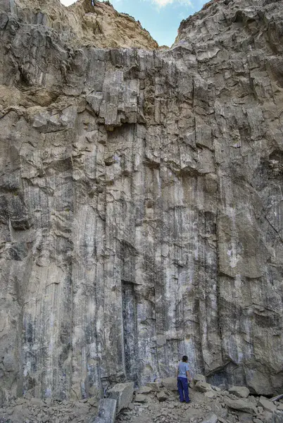 Vertical salt layers, Mount Sodom