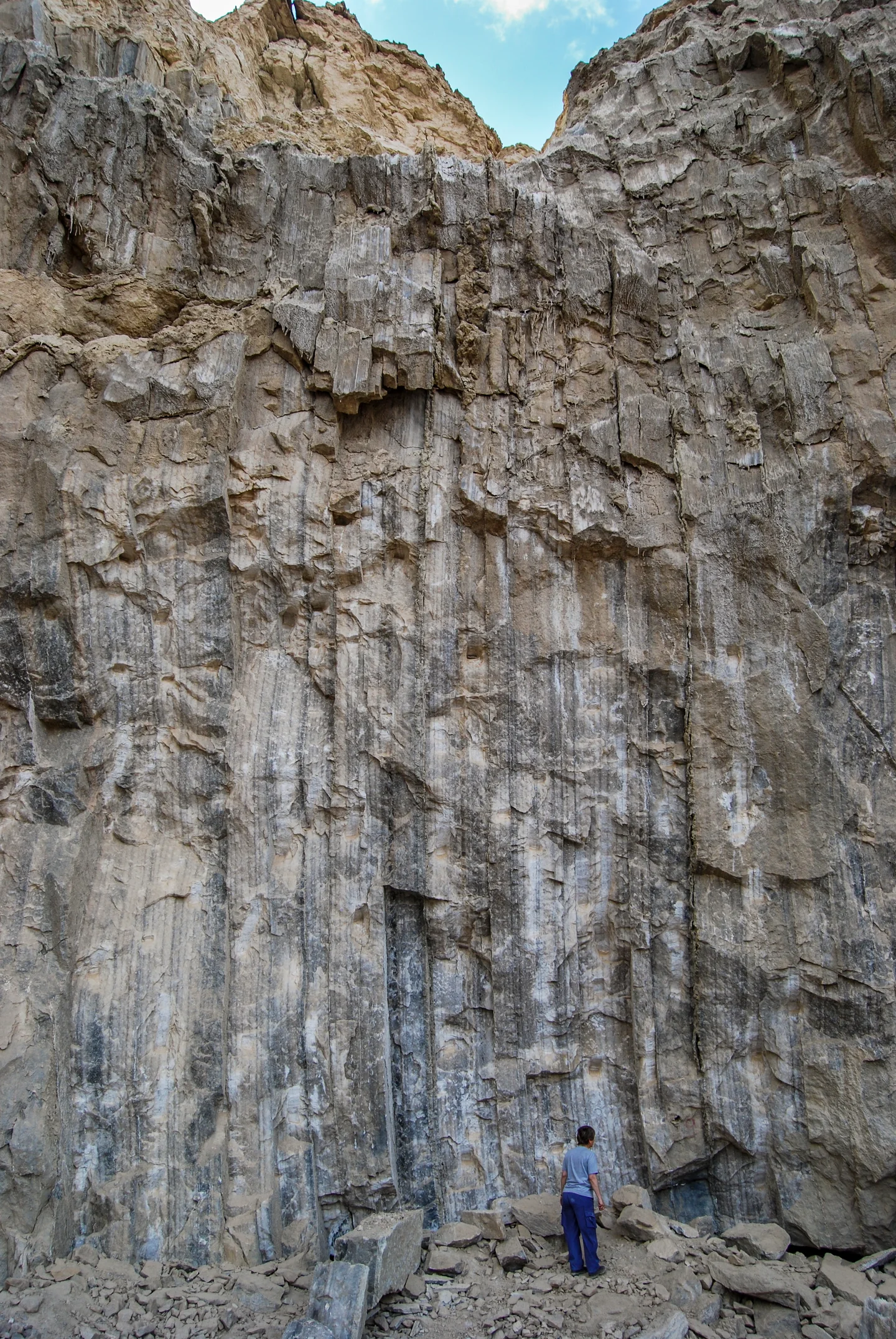 Vertical salt layers, Mount Sodom