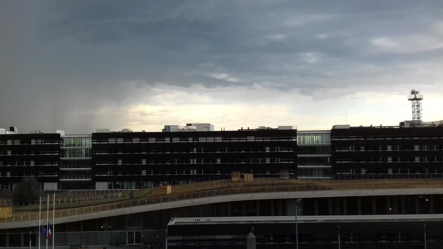 Rain and sun over a X-band radar