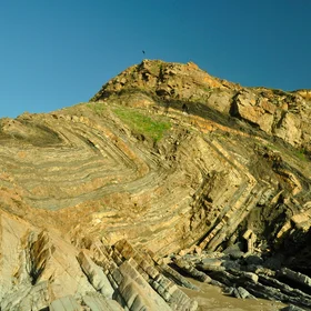 Zig-zag toward the unconformity