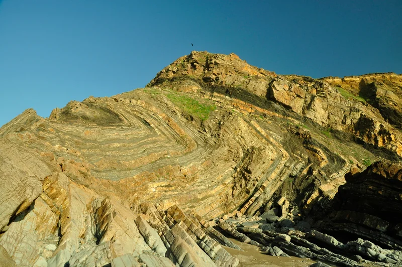 Zig-zag toward the unconformity