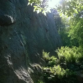 Light, shadow, high, bottom. Rock connects the opposite.