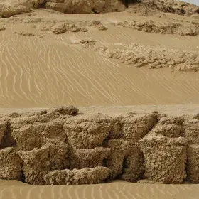 Gypsum tufa cusps in the former Layla Lake