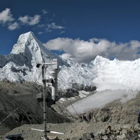 Glaciar Artesonraju -  Paron