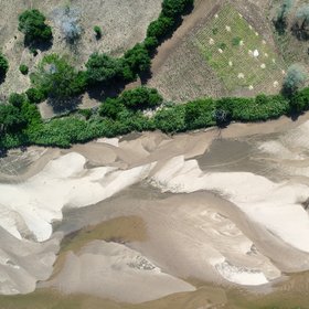 50 shades of grey: moving waters and moving sands in the Limpopo River, Mozambique