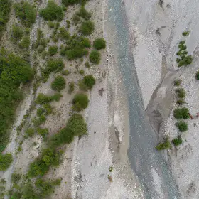 To sample or not to sample: IHE Delft students wading a freezing mountain gravel bed river