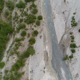 To sample or not to sample: IHE Delft students wading a freezing mountain gravel bed river