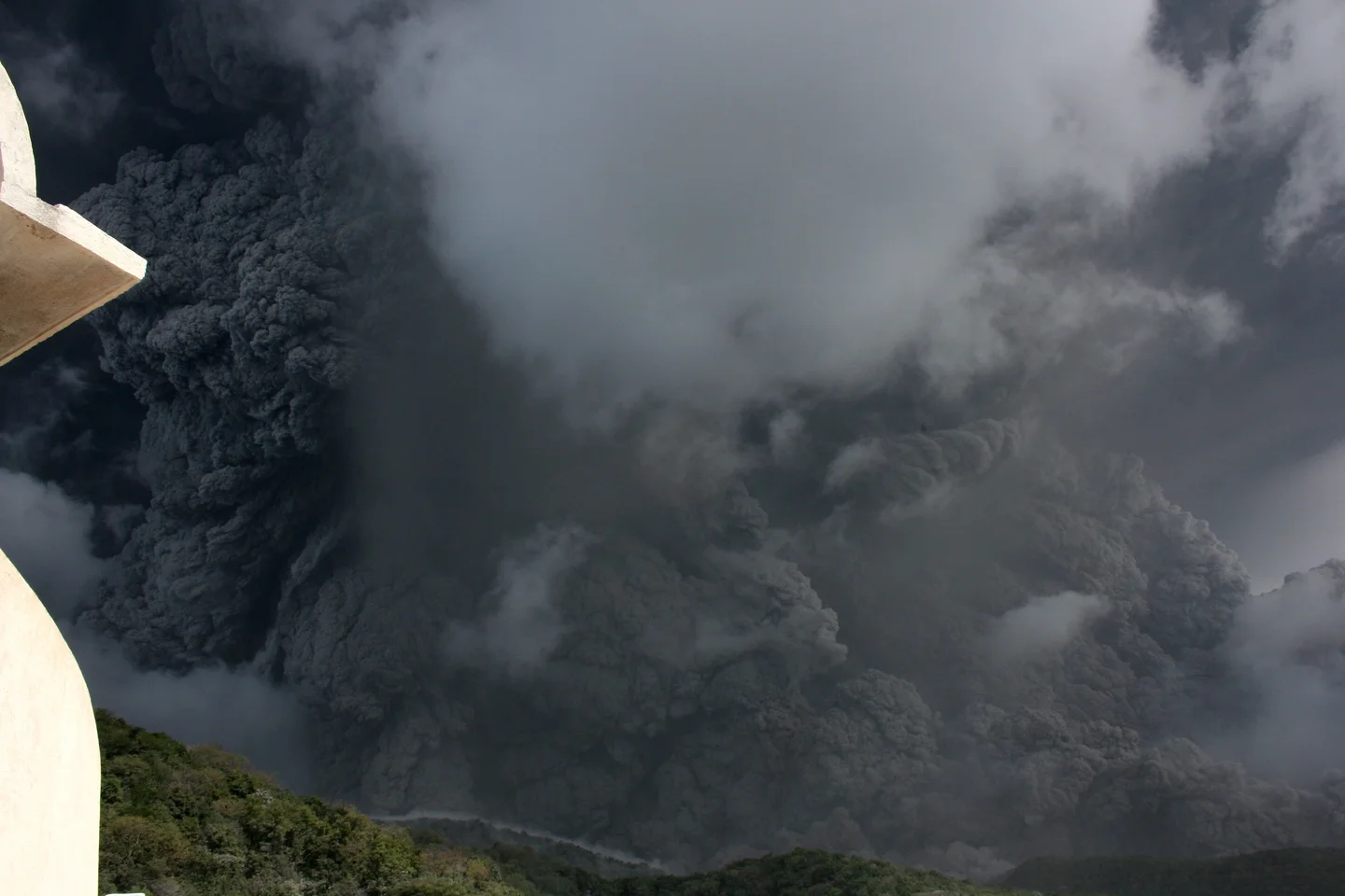 Partial Dome collapse at Soufrière Hills, Montserrat (2010)