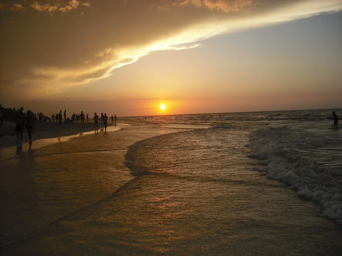 While the Sun goes down