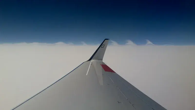 Kelvin Helmholtz instabilities at the tropopause