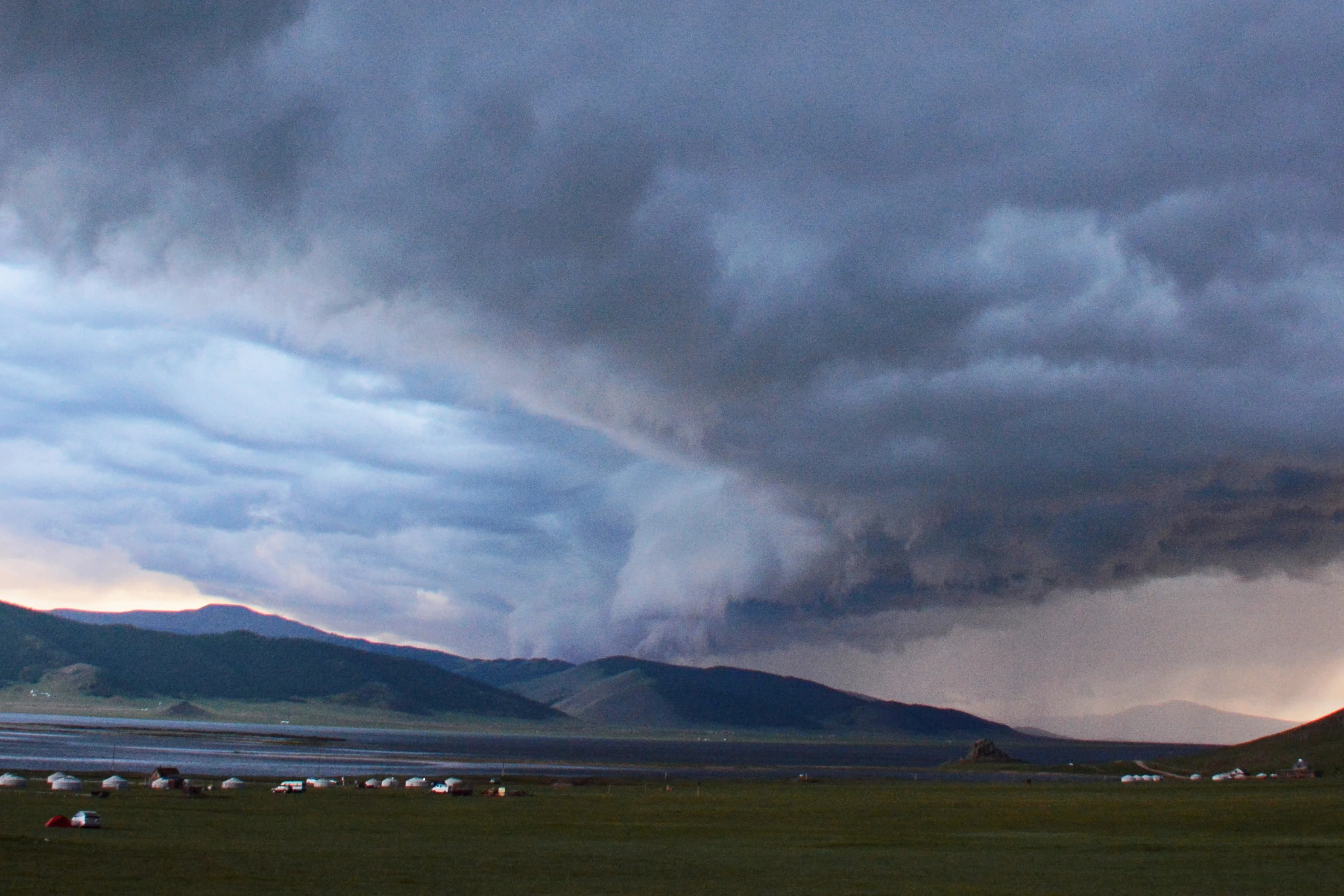 Cumulonimbus cloud hurtling through the sky