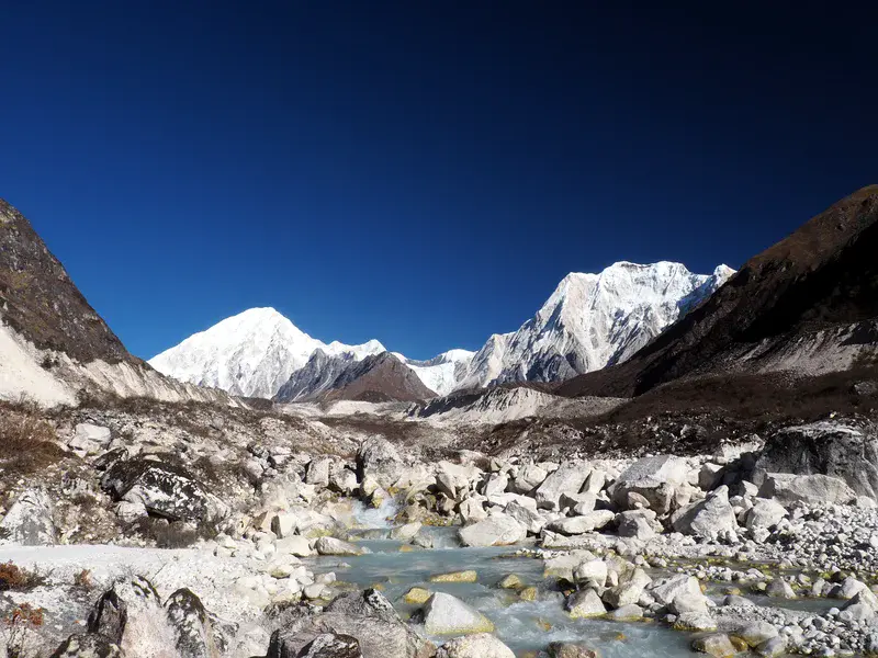 Down from the Larke Pass