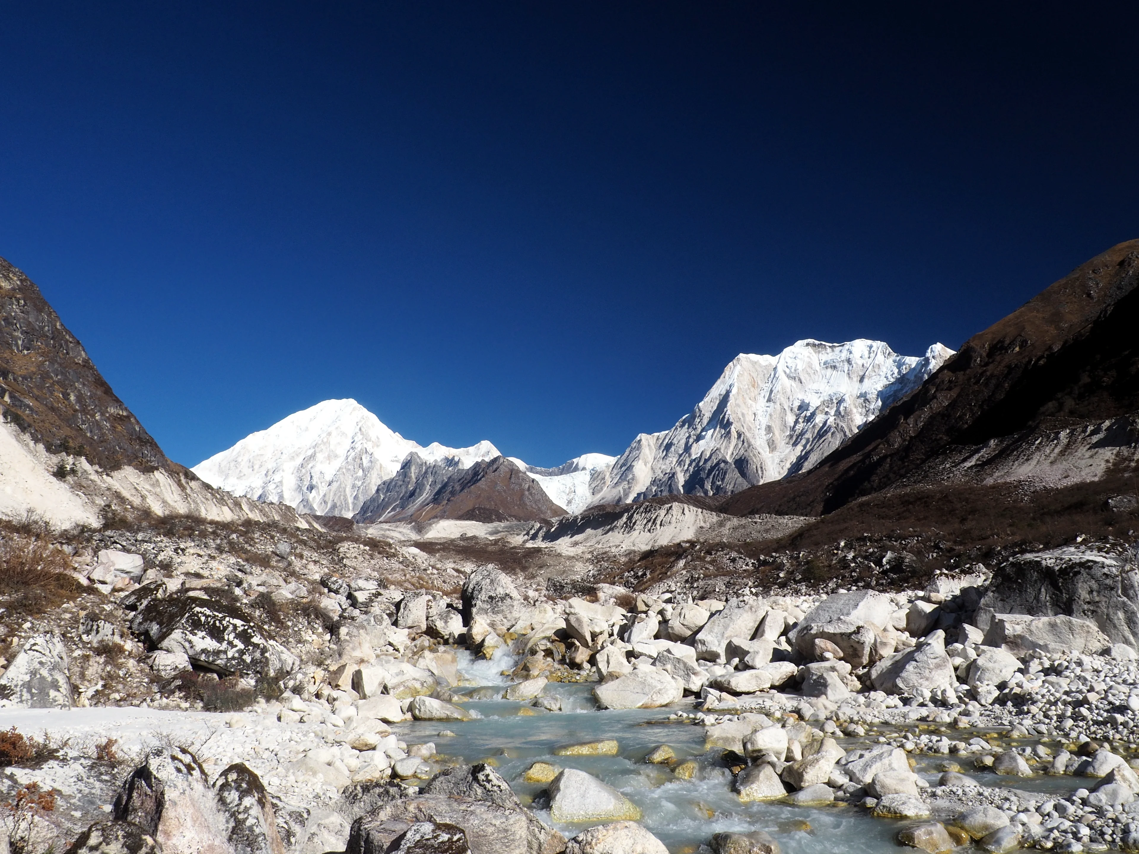 Down from the Larke Pass