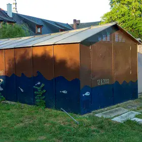 Flood marks on a garage in Sušice
