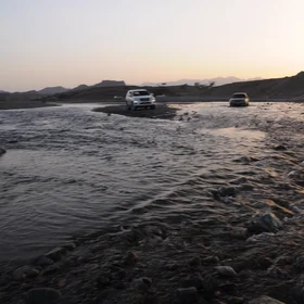 flash flood and car crossing, Oman