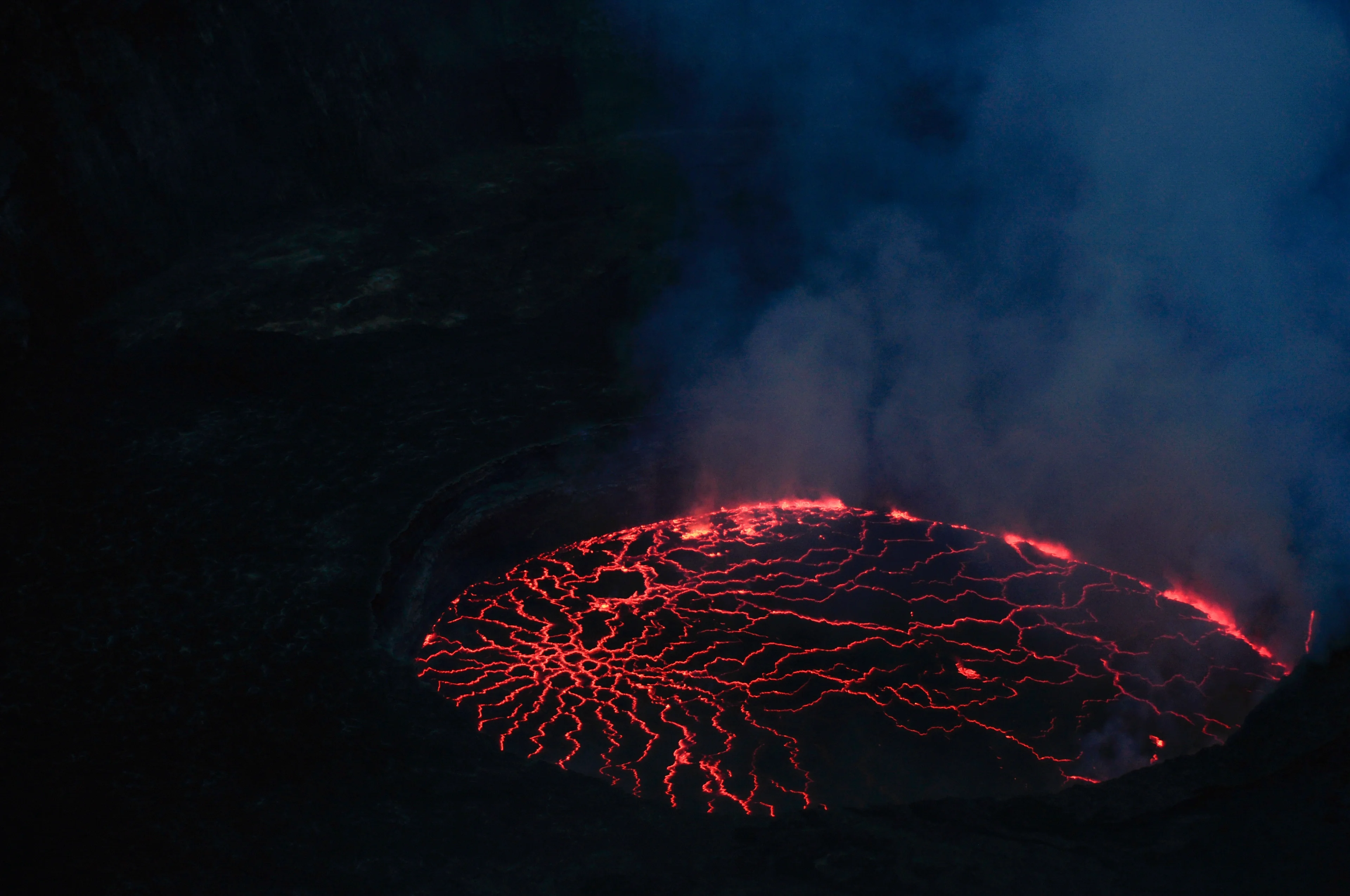 Permanent lava lake at Mount Nyiragongo (stratovolcano)
