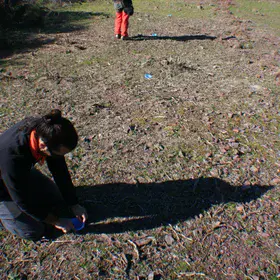 Installing double-funnel devices for measuring splash erosion in a control area