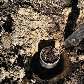 Samping soil for bulk density determination