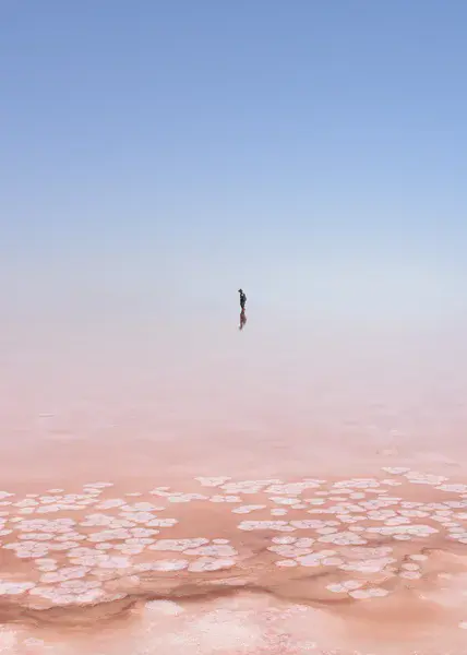 Looking for sky boundaries (Lake Urmia, Iran)