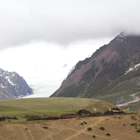 Yak dung combustion and glacier retreat of the Third Pole