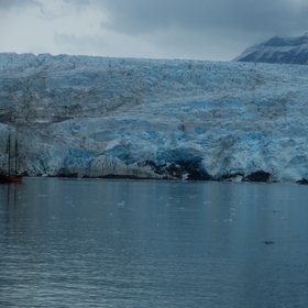 Boattrip to Pyramiden and Nordenskiöld glacier