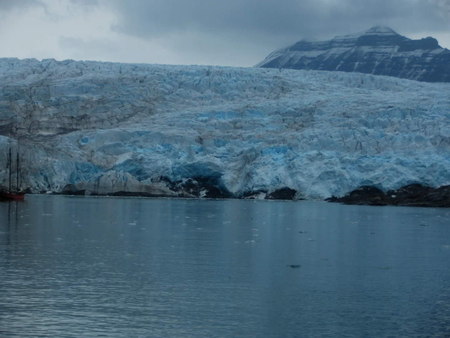 Boattrip to Pyramiden and Nordenskiöld glacier