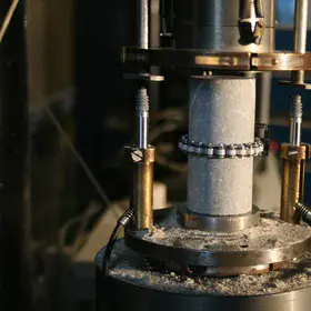 Rock Fracturing in an Earth Science laboratory