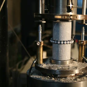 Rock Fracturing in an Earth Science laboratory