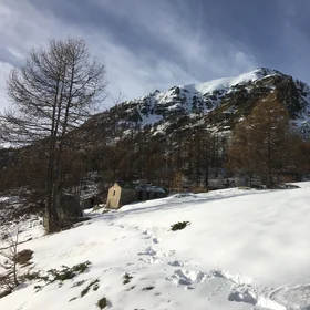 Snowy mountains under foehn conditions above Ceresole Reale