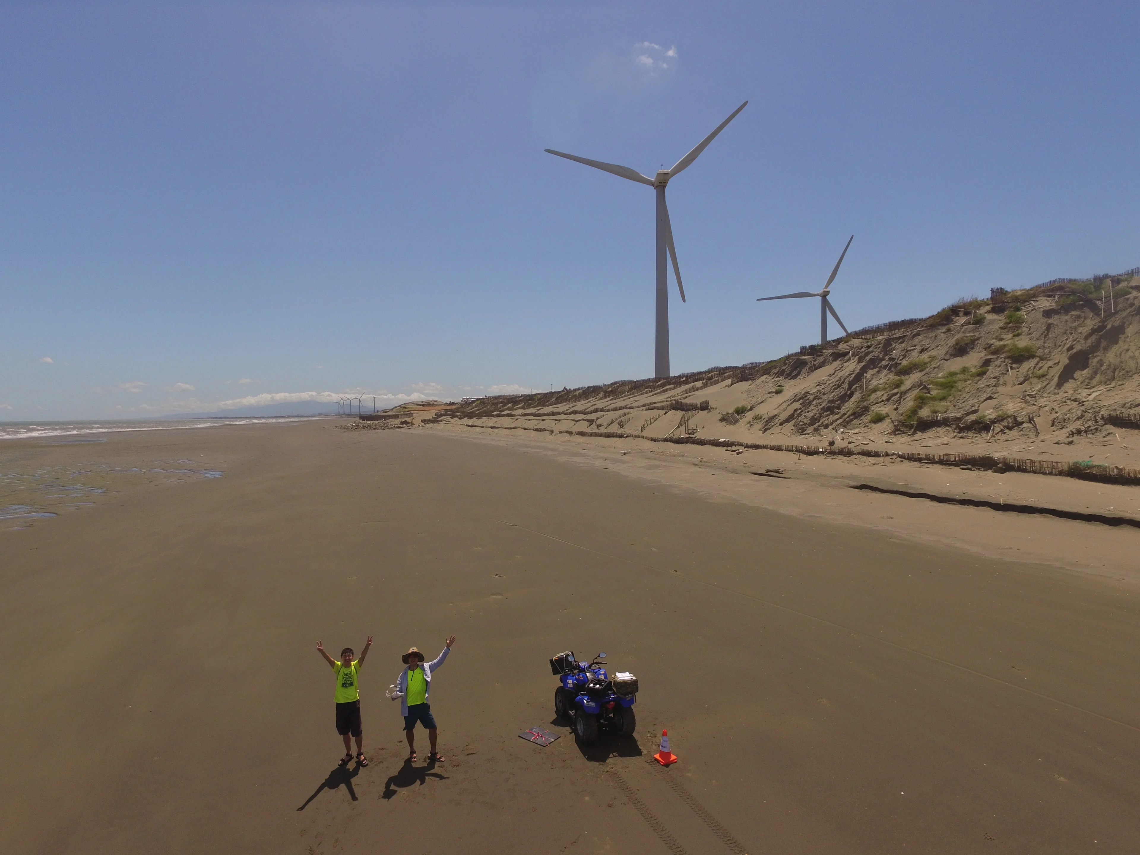 Loving desert-like Taoyuan Coastline