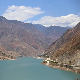 Dry valley of Jinsha River