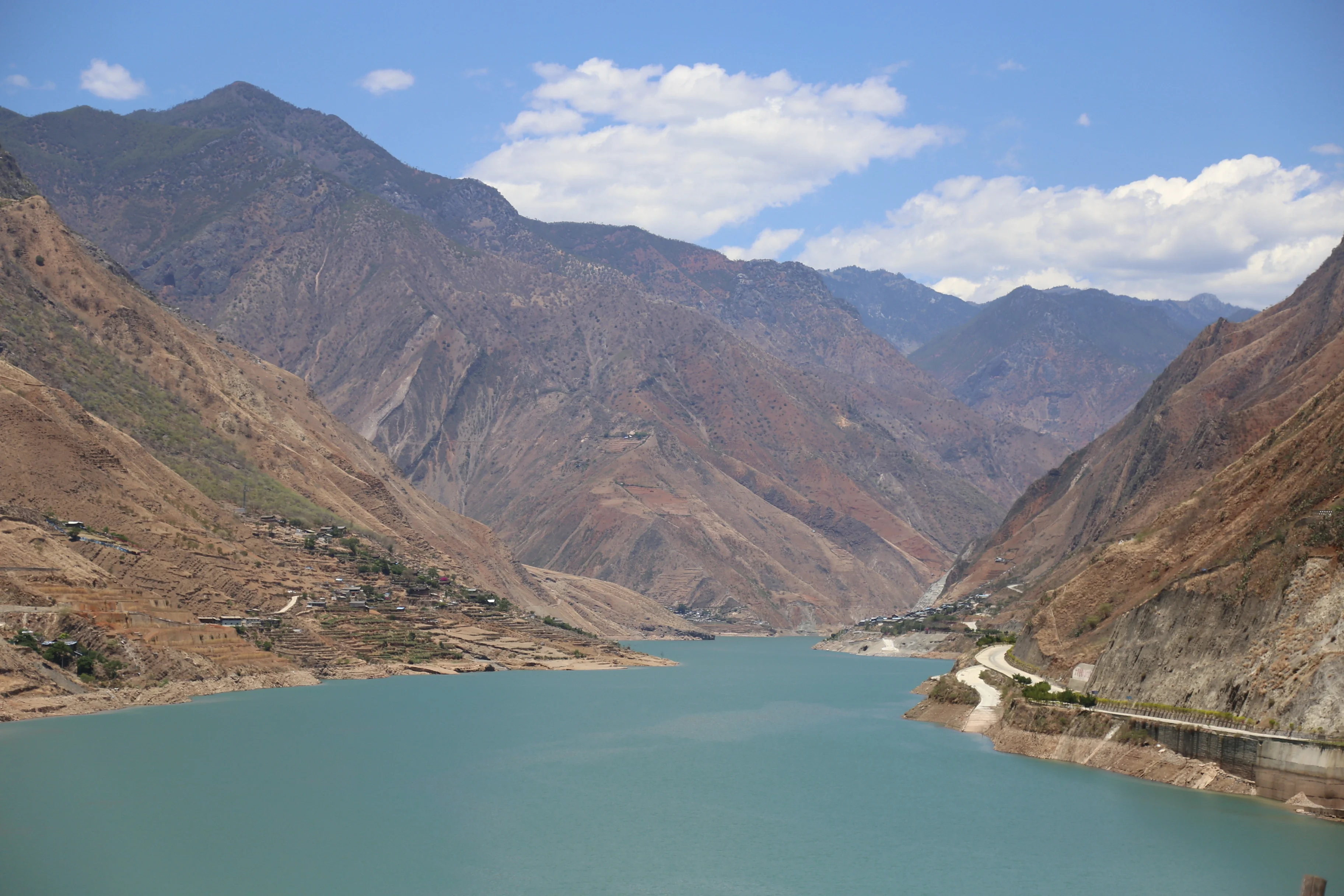 Dry valley of Jinsha River