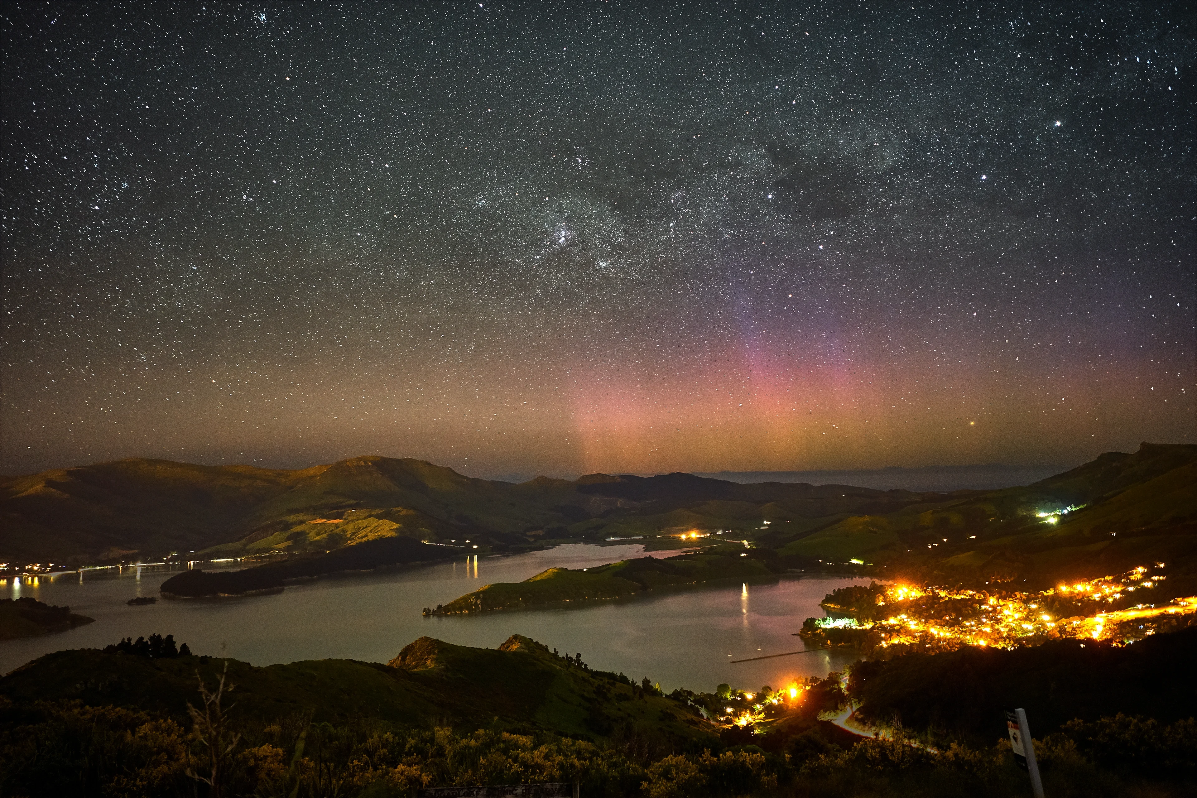 Aurora Australis with Southern Cross and Pointer stars