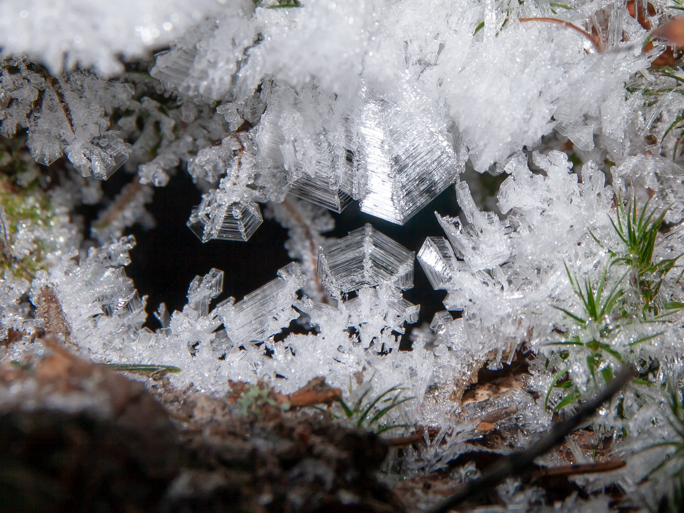 Nature of ice crystals