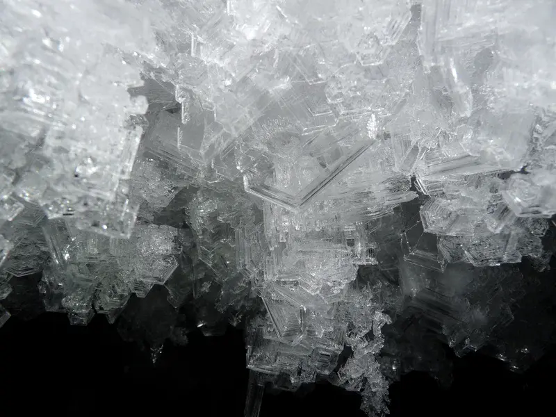 Ice crystals in the dark